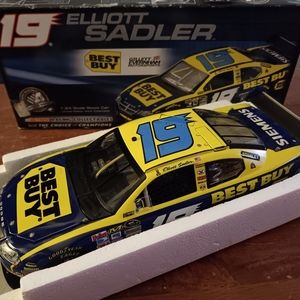 Action racing Elliott Sadler, 124 scale NASCAR.